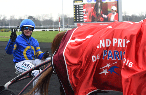 ร
orjan Kihlkstrรถm tryllle med norske Lionel og vandt Prix de Paris for anden gang. Foto Gedard Forni