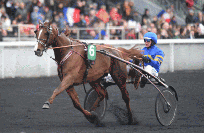 Norske Lionel i fin stil på vej mod sejren i Prix de Paris. Foto Gerard