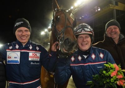 Kevin Oscarsson (tv) kører VM med Explosive de Vie - Foto: Kanal75.se