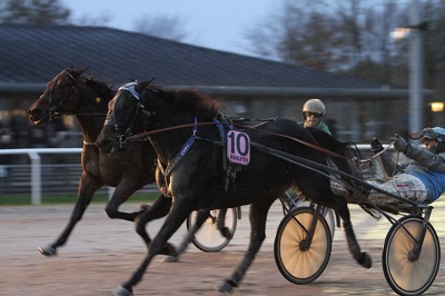 Morten Friis kørte et vågent løb med Amalie Bork, der vandt sikkert - Foto: Racing Arena Aalborg
