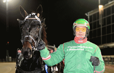 Søren Boel med Jessica Highness efter sejren. Foto Kanal 75