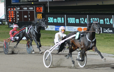 Rapide du Pommeau med Flemming Jensen vandt sikkert. Foto Halmstad Travet