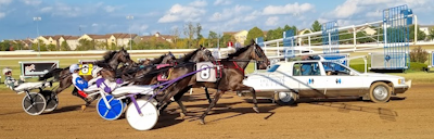 Hestene er ude af staldene – og travforåret ruller igen