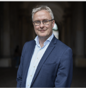 Minister strammer reglerne og løfter dyrevelfærden for heste i sport