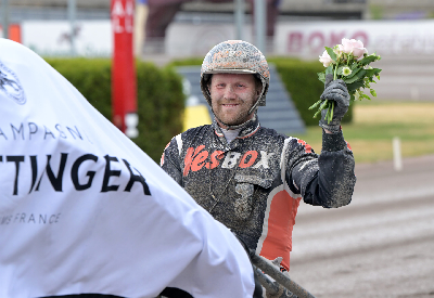 V85 lørdag: Store muligheder på hjemmebane for Oskar Kylin Blom