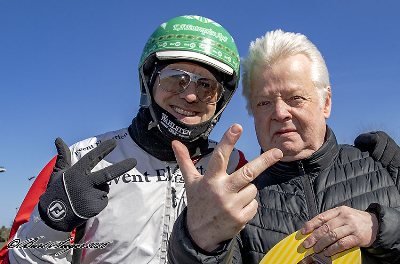 Et ægte  – og specielt hattrick