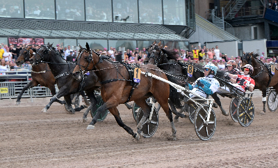 Sweden Cup-finale: Double Deceiver fra start til mål.