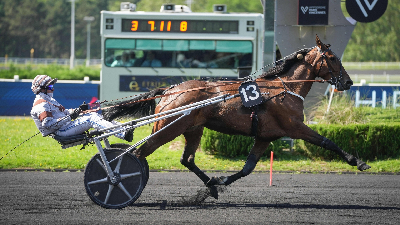 Franske 3-åringer vandt i 1.10-tider i snorestart