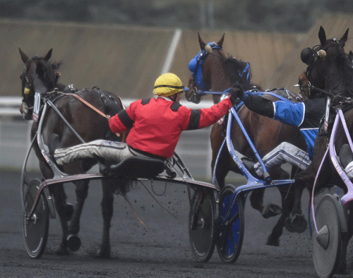 Tuillykke siger Bjærn Goop til Franck Nivard. Foto Gerard Forni