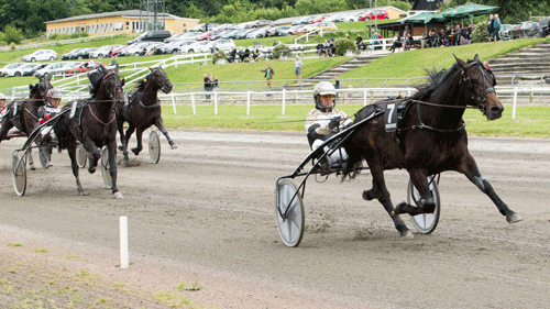 Bad Moon Rising vinder sikkert 3 รฅrs Prรธven for Birger Jรธrgensen foran Beyblade med Kenneth Andersen. Km Foto