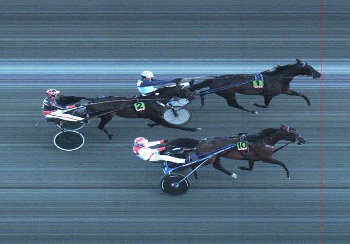 Repay Merci med Knud Mønsrer sluttede stærkt af ude i banen, men fangede akkurat ikke Broadway Legs med Frode Hamre.. Update bkev nummer tre.