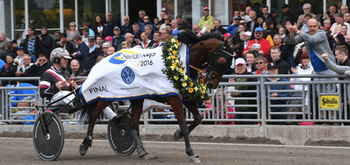 Dante Boko med  Adrian Kolgjni Foto Gerad Forni