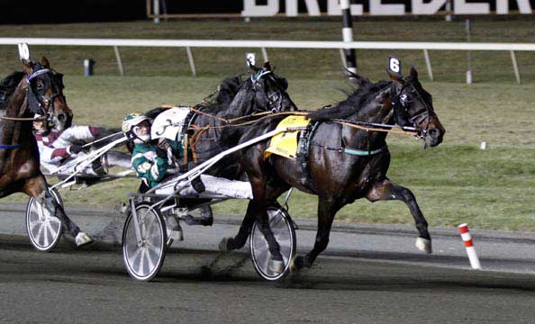 Father Patrick klarer at afvise udvendige E L Titan.