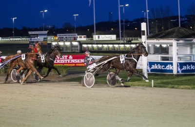 Sequnzer med Kenneth Andersen vandt en sikker sejr. KM Foto