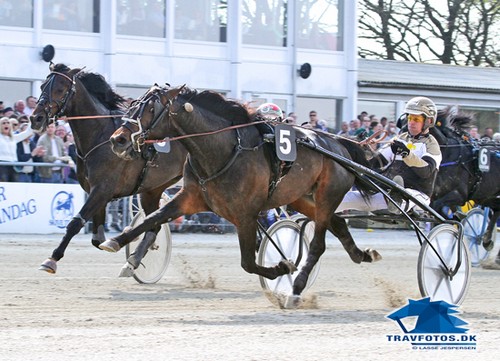 Therumoursaidfire som vi kendte ham i den specielle stil. 