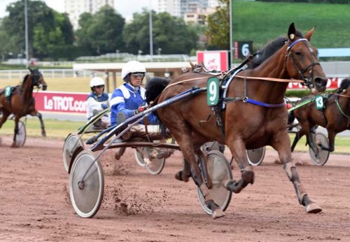 Uza Josselyn -ved en tidligere sejr foto Gerard Forni