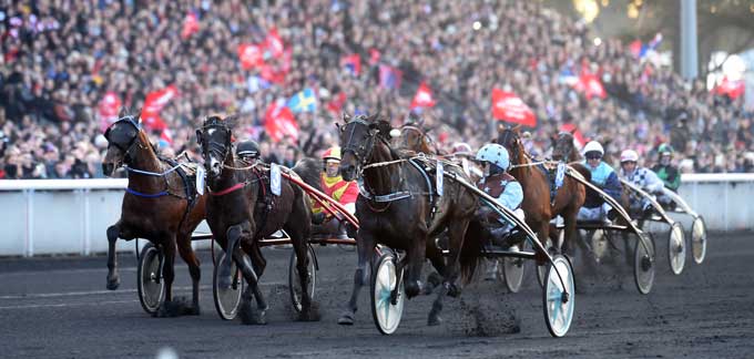 Up and Quick med Jean Michel Bazire vinder fulgt af Voltigeur du Myrt pg Timoko. Foto Gerard Forni