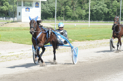 Amalie Bork med Morten Friis vandt sikkert, men bruge mange krรฆfter undervejs. Foto Ole Hindby