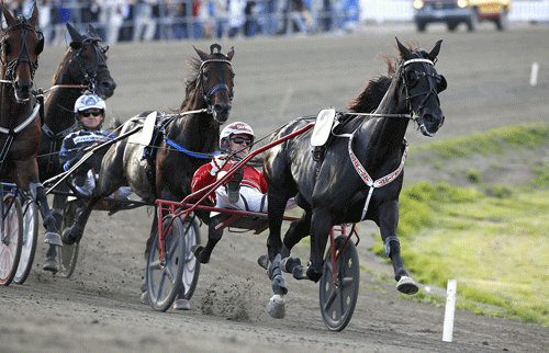 BBS Sugarlight med Peter Untersteiner var i spids fra start til mål og vandt i ny banerekord. Foto Kanal 75