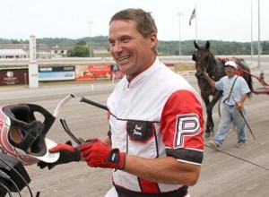 Dave Palone - bverdens oftest sejrende travkusk med 17.446 sejre, kører i aften på The Meadows.