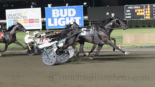 Hannelore Hanover med Yanick Gingras  vandt i 1.091 og tangerede dermed banrekorden for 4-årige hopper