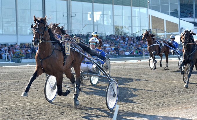 Jontte Boy med Jorma Kontio vinder EM for 3-รฅringer. Kanal 75.