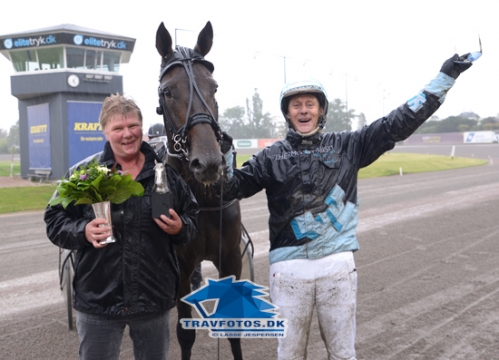 Der var ikke noget at sige til, at Rene KJær var i godt humør efter  sejren med Lord Jaycee, der var hans tredje sejr på dagen.