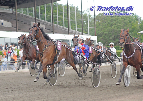 Magic Sisa har rejst sig som en anden Fugl Fønix!