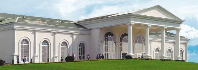 Den imponerende tribune og casino-bygning pรฅ Magna Racino