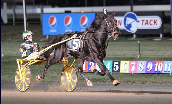 Mission Brief med Yannick Gingras vandt med nรฆsten 5 lรฆngder. Lisa Photo