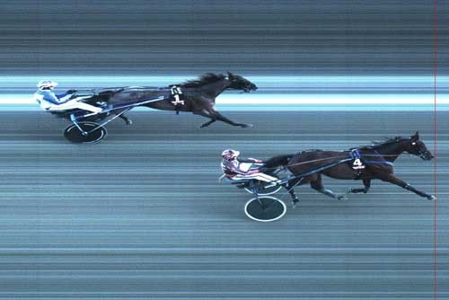 Phantom KD med Gaunnar Austevoll speeder let forbi fรธrende Cayenne Advance til sej ri ny rekord 1.13.1a/1609 m.