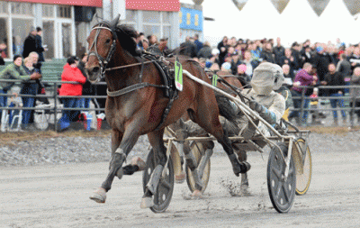 Propulsion ved en tidligere sejr -Foto Kanal 75