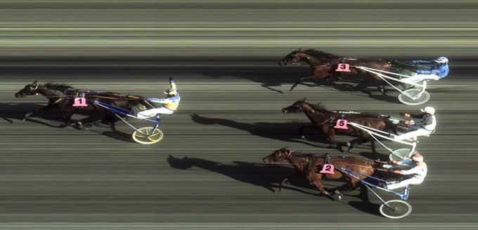 Rattigan med Knud Mønster førte det meste af løbet, men lev til slut overspeedet af Adiral Baggi med Oddvar Mæland