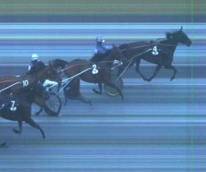 Sagitta med Tom Erik Solberg vinder sin første sejr i 2015 i aftes på Sørlandet.