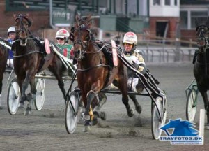 Stald and Deliver med Birger Jรธrgensen vandt i fine 1.13.0 pรฅ Lunden sรธndag eftermiddag.