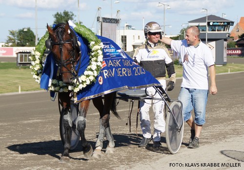 Derbyvinderen Stand and Deliver skal i rutiineløb i Skive i eftermiddag.