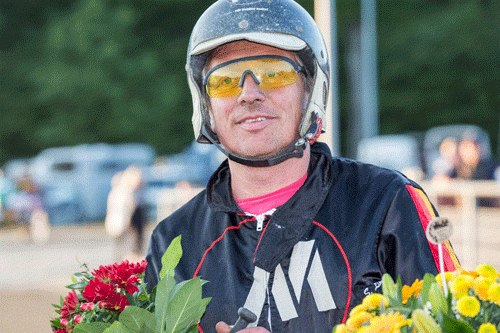 Stefan Lind-Holm vandt ikke ku  med Great Arnie i aftes, men også med Soleil Cloc. Foto Torben Ager - travfoto Bornholm)