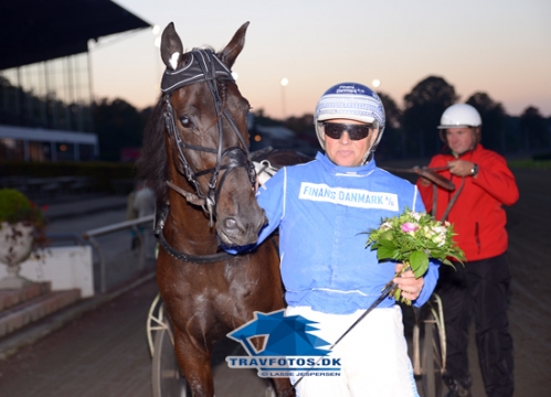 Christian Clausen . er med Vincent M . blev aftenens kusk med 3 sejre