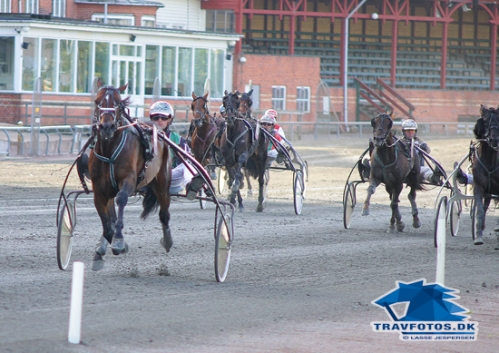 Wonston Sisa og Jan Dahlgaard er suveræn i Dansk Trav Kriterium