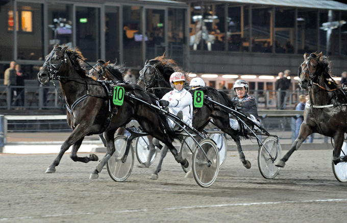 Så sikkert vandt Yamani Hornline med Flemming Jensen. Kanal 75
